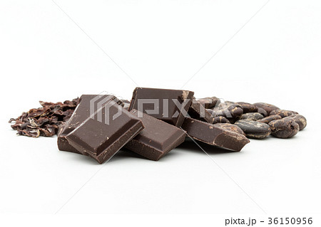 カカオ豆とカカオニブとチョコレート:cacao beans & nibs, chocolate カカオ豆とカカオニブとチョコレート:cacao beans & nibs, chocolate 36150956