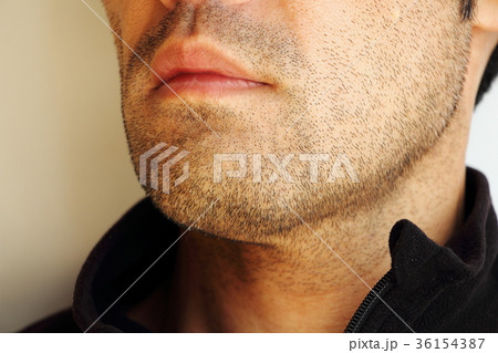 無精ひげ 無精ひげ 36154387