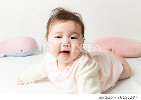 幼児　女の子　新生児 36155287