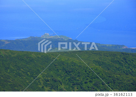 積丹岳山頂から見る日本海と神威岬 36162113