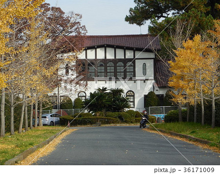 京都大学大学院農学研究科付属農場本場本館(旧京都帝国大学農学部摂津農場本館) 36171009