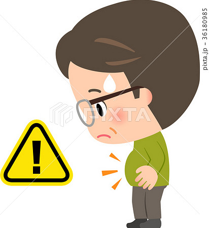 腹部の肥満を気にする中年男性 腹部の肥満を気にする中年男性 36180985