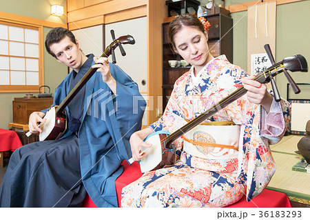 インバウンドツーリスト　文化体験　三味線　 36183293