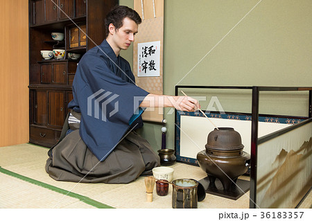 インバウンドツーリスト 文化体験 茶道 インバウンドツーリスト 文化体験 茶道 36183357
