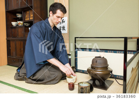 インバウンドツーリスト　文化体験　茶道　 36183360