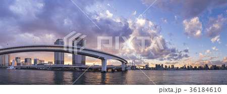夕焼けの東京湾岸パノラマ 36184610