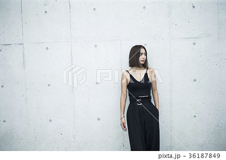 クールな女性 ファッションイメージ クールな女性 ファッションイメージ 36187849
