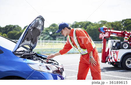 ロードサービスの男性 36189615