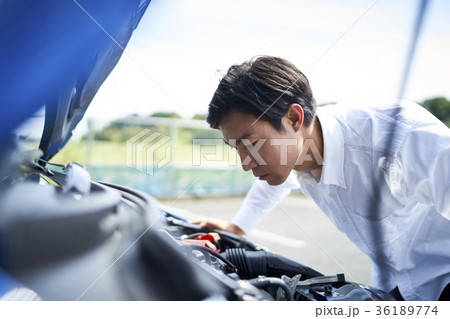 カートラブルにあうドライバー 36189774