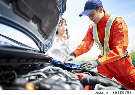 ロードサービスの男性 36189793