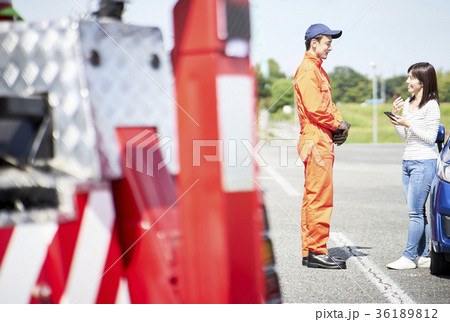 ロードサービスの男性 36189812