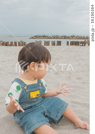 2 years old 2 years old 36190364