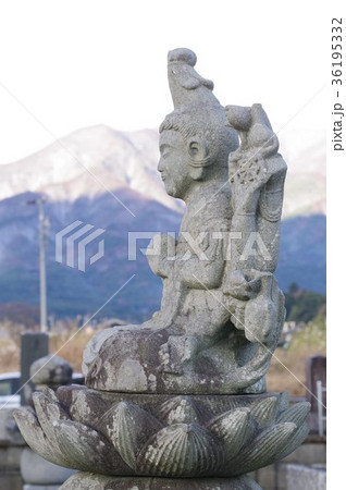 信州の文化財 名工 守屋貞治の石仏 福沢家の准胝観音菩薩 側面(駒ヶ根市福岡)貞治仏の傑作 信州の文化財 名工 守屋貞治の石仏 福沢家の准胝観音菩薩 側面(駒ヶ根市福岡)貞治仏の傑作 36195332