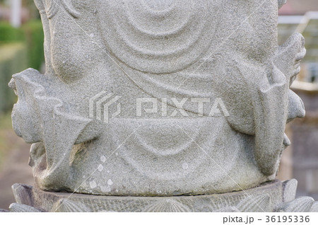 信州の文化財　名工　守屋貞治の石仏　福沢家の准胝観音菩薩　背面の衣造作（駒ヶ根市福岡）貞治仏の傑作 36195336