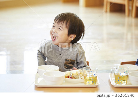 企業内保育　給食 36201540