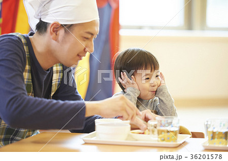 企業内保育　給食 36201578