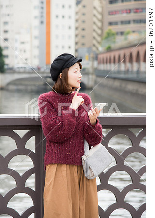 お出かけ　女性 36201597