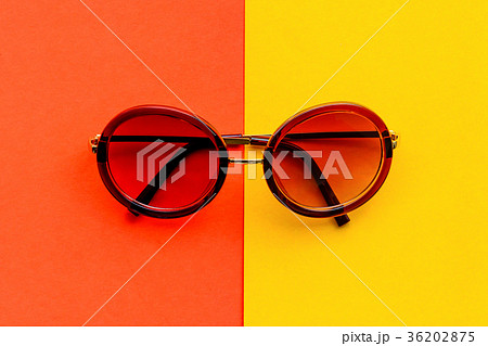 Flat lay fashion style sunglasses  36202875