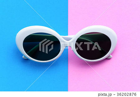Flat lay fashion style sunglasses  36202876