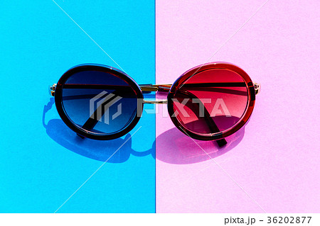 Flat lay fashion style sunglasses  36202877