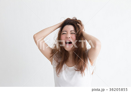 ショック・女性(白バック) ショック・女性(白バック) 36205855