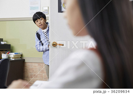 男子 リュック 上半身 36209634