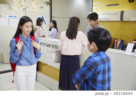 見開き 対面 向き合う 36210044