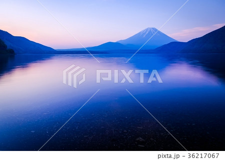本栖湖(夜明け) 本栖湖(夜明け) 36217067