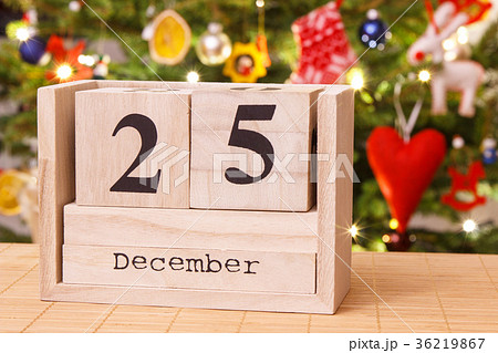Date 25 December on calendar 36219867