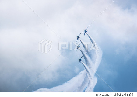 ブルーインパルスのアクロバット飛行 ブルーインパルスのアクロバット飛行 36224334