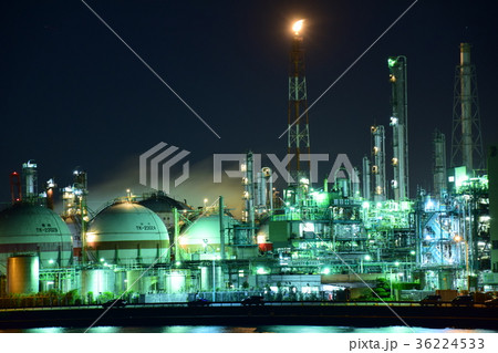 <工場夜景> 四日市 工業地帯 羽津緑地 <工場夜景> 四日市 工業地帯 羽津緑地 36224533