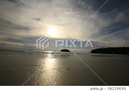 プーケット 海辺の夕焼け 36229030
