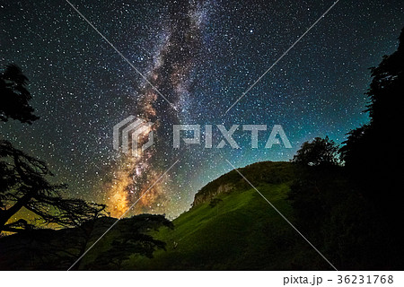 船上山と天の川（鳥取県東伯郡琴浦町） 36231768