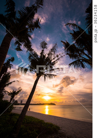 グアム タモンビーチの夕景の写真素材