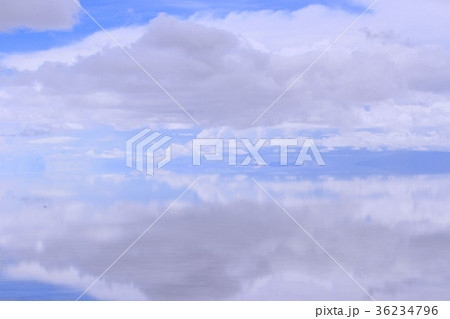 ウユニ塩湖  36234796