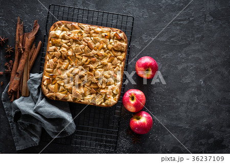 Apple pie with cinnamon, top view 36237109