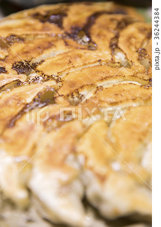 焼き餃子　アップ 36244384