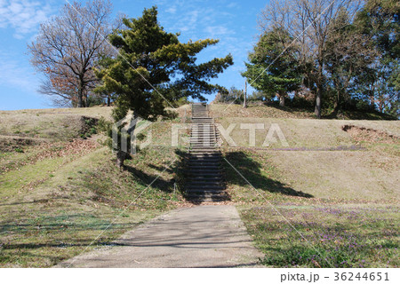 宇土古城跡　千畳敷周囲の腰郭 36244651