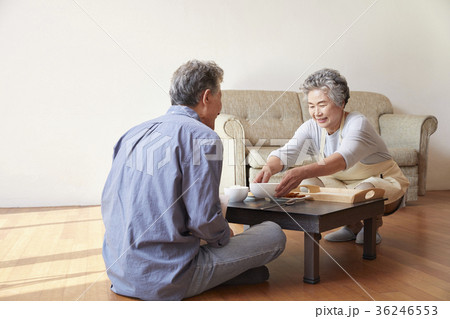 高齢者 老人 夫婦 36246553