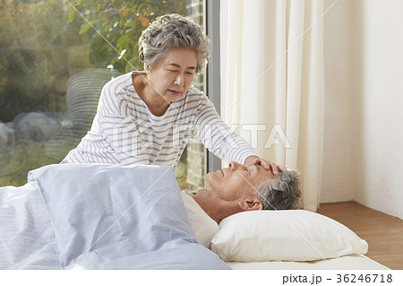 高齢者 老人 夫婦 36246718