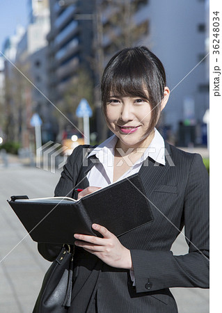 女性会社員 ビジネスウーマン 女性会社員 ビジネスウーマン 36248034