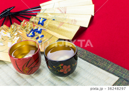 塗物のぐい呑で御祝 塗物のぐい呑で御祝 36248297