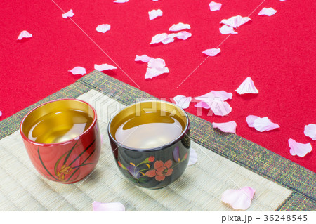 塗物のぐい呑で御祝 塗物のぐい呑で御祝 36248545