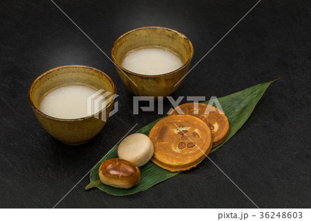 あま酒 delicious sweet alcoholic drink japan 36248603