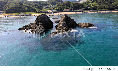 福岡県糸島市志摩桜井 夏の二見ヶ浦夫婦岩 36248817