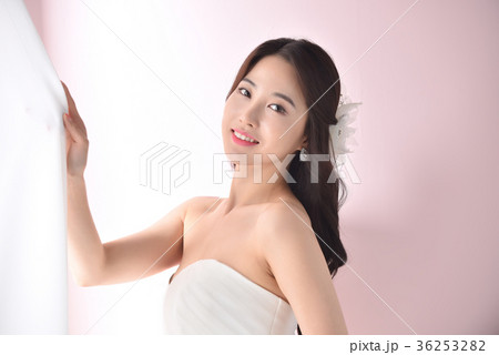 花嫁 ウェディングドレス 女性 36253282