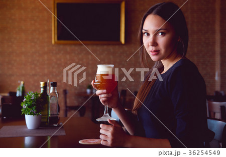 Young brunette Young brunette 36254549
