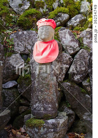 信州の文化財　守屋貞治の祖父　守屋貞七の六地蔵（飯島町田切　関の地蔵堂） 36254749