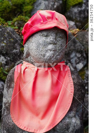 信州の文化財 守屋貞治の祖父 守屋貞七の六地蔵 頭部拡大 (飯島町田切 関の地蔵堂) 信州の文化財 守屋貞治の祖父 守屋貞七の六地蔵 頭部拡大 (飯島町田切 関の地蔵堂) 36254750