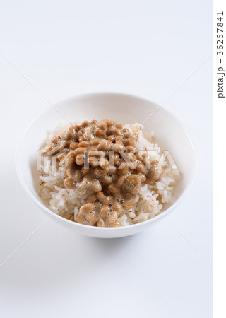 おいしそうな納豆ご飯の写真素材